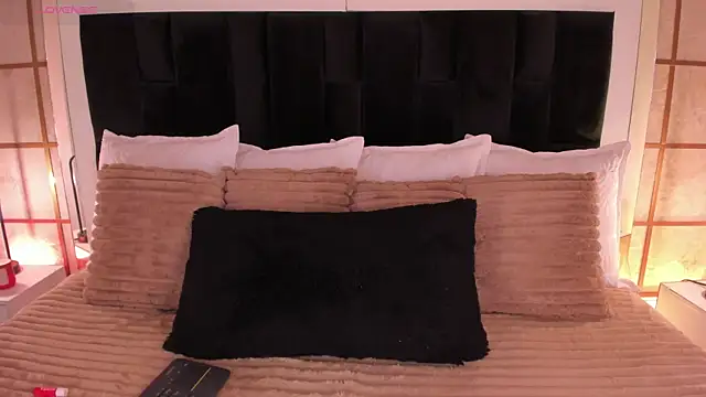 GretaVelvet online show from 04.26.26