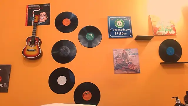 meisevil77 online show from 11.17.25