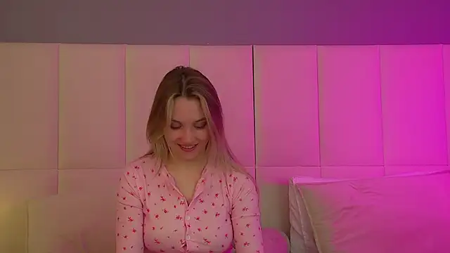 Snapshot of StacyEvances chatting on 01.13.26 StacyEvances online show from 01.13.26