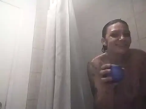 Snapshot of SparklesB1tch chatting on 10.21.25 SparklesB1tch online show from 10.21.25