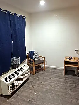 Snapshot of SparklesB1tch chatting on 02.14.26 SparklesB1tch online show from 02.14.26