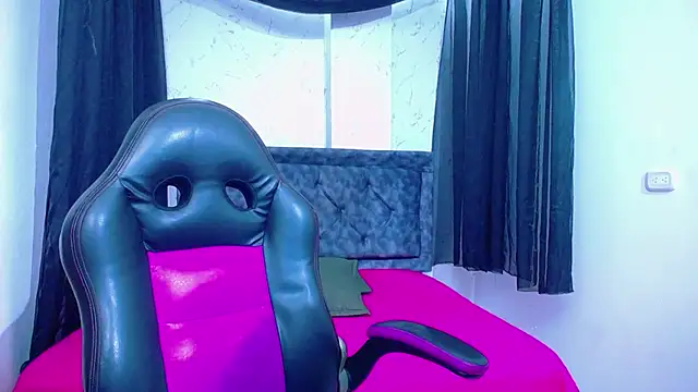 mia  thomson  online show from 01.07.26