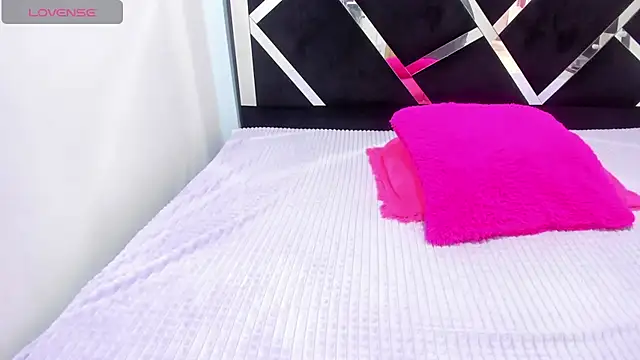 iisabella noa online show from 10.23.25