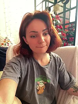 Snapshot of SaraLow chatting on 01.13.26 SaraLow online show from 01.13.26