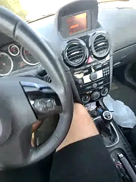 Snapshot of giova17cm chatting on 09.20.25 giova17cm online show from 09.20.25