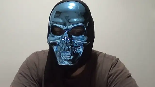 Snapshot of giova17cm chatting on 10.12.25 giova17cm online show from 10.12.25