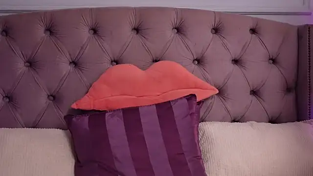 JenniferLovve online show from 07.06.26