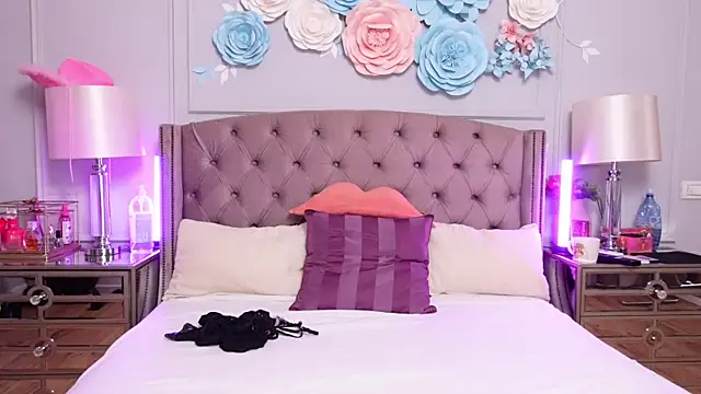 JenniferLovve online show from 07.10.26