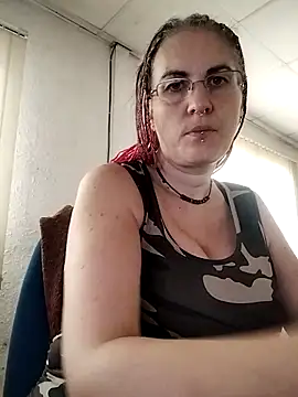 est 82 online show from 09.15.25