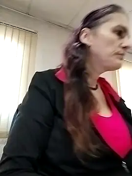 est 82 online show from 10.20.25