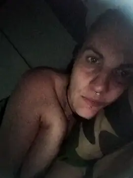 est 82 online show from 10.20.25