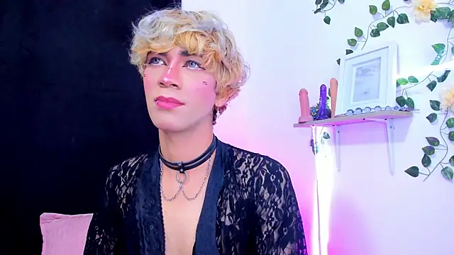 Cooperrosscute233 online show from 10.26.25