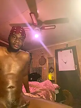 Snapshot of black_Man_dingo chatting on 11.23.25 black Man dingo online show from 11.23.25