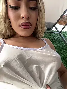 Snapshot of MystiqueXXX chatting on 09.13.25 MystiqueXXX online show from 09.13.25