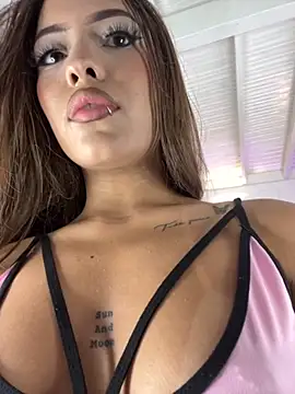 Snapshot of MystiqueXXX chatting on 09.26.25 MystiqueXXX online show from 09.26.25