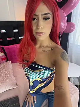 Snapshot of MystiqueXXX chatting on 11.08.25 MystiqueXXX online show from 11.08.25