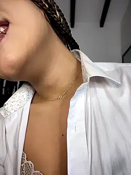 Snapshot of MystiqueXXX chatting on 02.17.26 MystiqueXXX online show from 02.17.26