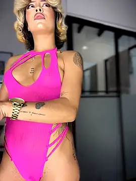 Snapshot of MystiqueXXX chatting on 02.25.26 MystiqueXXX online show from 02.25.26