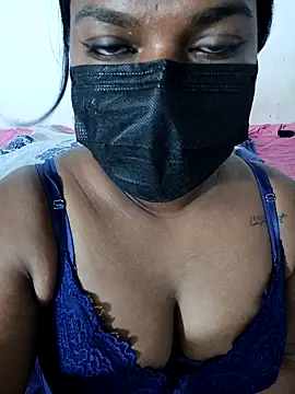 Snapshot of chubybabi chatting on 10.19.25 chubybabi online show from 10.19.25