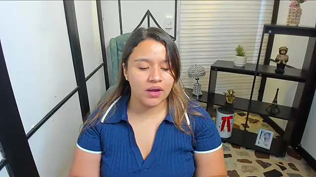 Snapshot of ElaBourn_ chatting on 12.18.25 ElaBourn online show from 12.18.25