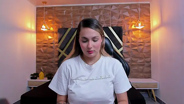 Emmaa white  online show from 04.24.26