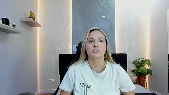 Emmaa white  online show from 05.25.26
