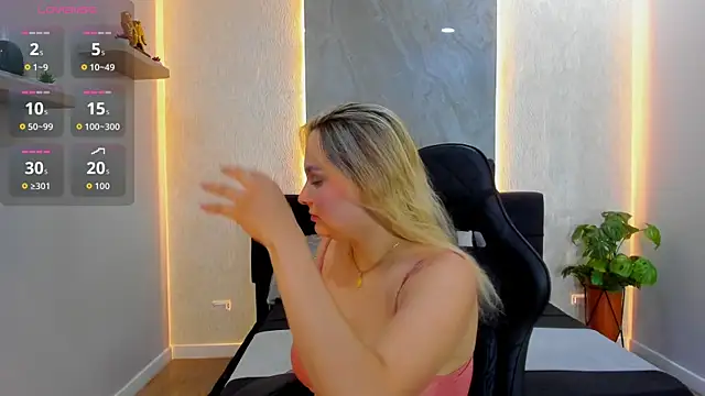 Emmaa white  online show from 06.04.26
