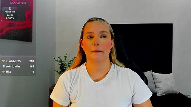 Emmaa white  online show from 07.18.26