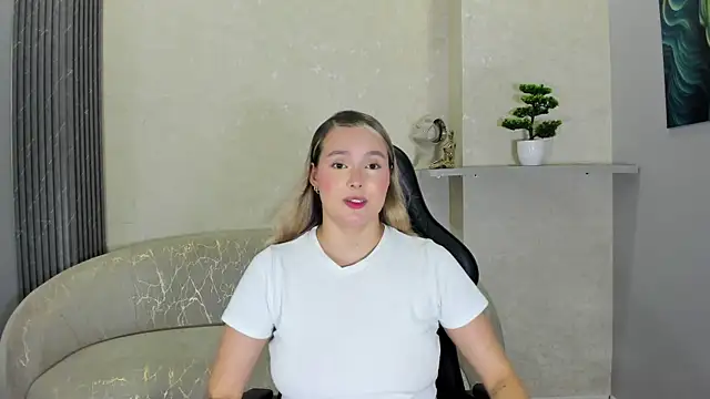 Emmaa white  online show from 08.01.26