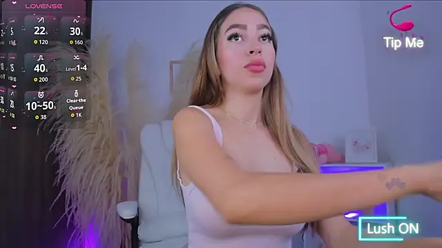 Snapshot of shannel_moss__ chatting on 09.17.25 shannel moss   online show from 09.17.25