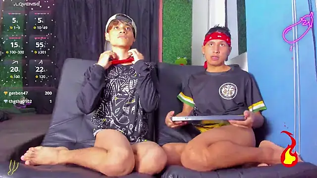 Snapshot of spicy_adonhis chatting on 11.11.25 spicy adonhis online show from 11.11.25