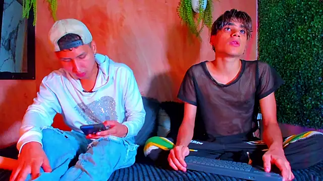 Snapshot of spicy_adonhis chatting on 11.17.25 spicy adonhis online show from 11.17.25