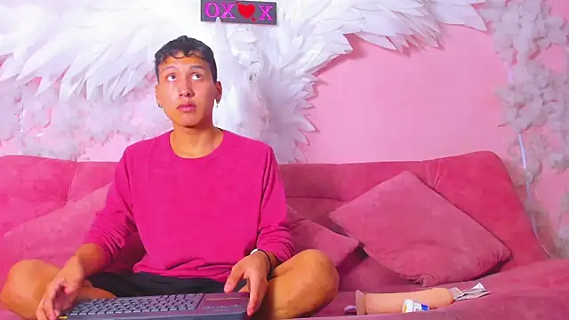 Snapshot of spicy_adonhis chatting on 12.03.25 spicy adonhis online show from 12.03.25