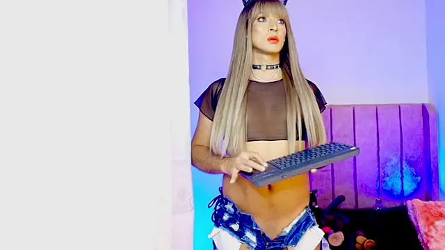 MaddySmithX online show from 09.25.25