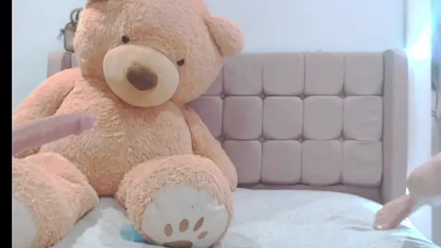 HotAss Hally online show from 04.26.26