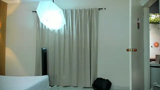 Snapshot of lilyth_adam chatting on 11.07.25 lilyth adam online show from 11.07.25