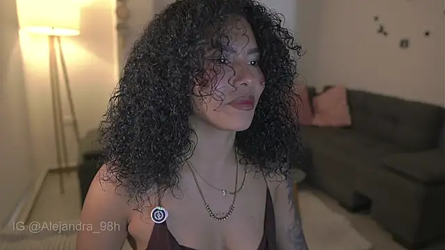 Snapshot of kyria_1 chatting on 11.12.25 kyria 1 online show from 11.12.25