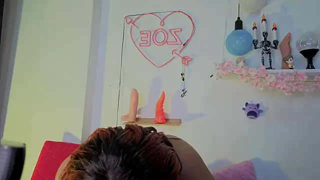 Snapshot of zoelight18 chatting on 10.20.25 zoelight18 online show from 10.20.25