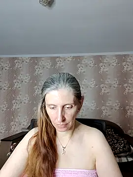 Snapshot of CandiCole chatting on 07.17.26 CandiCole online show from 07.17.26