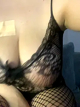 emiliafrancaise online show from 10.13.25