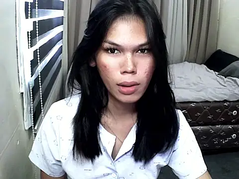 Snapshot of keana_laux chatting on 09.18.25 keana laux online show from 09.18.25