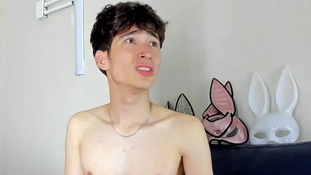 Snapshot of _DantFox_ chatting on 09.14.25 DantFox online show from 09.14.25