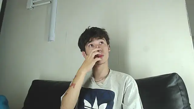 Snapshot of _DantFox_ chatting on 09.22.25 DantFox online show from 09.22.25