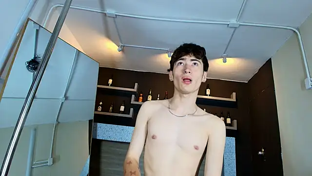 Snapshot of _DantFox_ chatting on 10.11.25 DantFox online show from 10.11.25