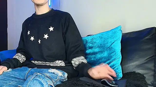 Snapshot of _DantFox_ chatting on 10.23.25 DantFox online show from 10.23.25