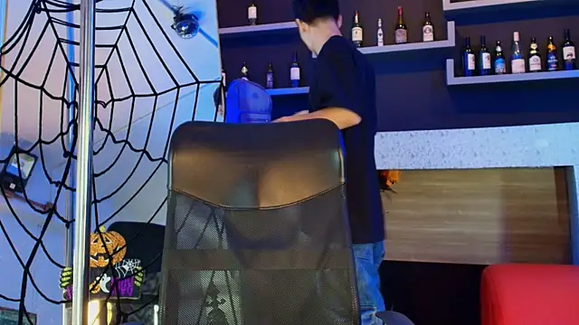 Snapshot of _DantFox_ chatting on 11.03.25 DantFox online show from 11.03.25