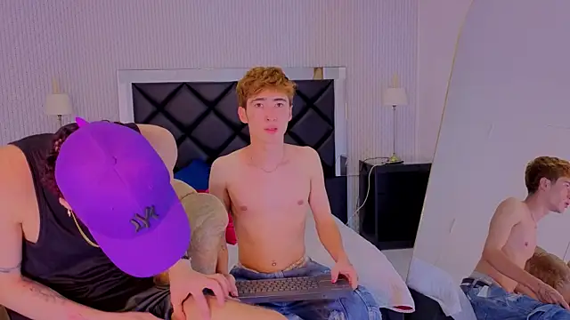 Snapshot of _DantFox_ chatting on 01.09.26 DantFox online show from 01.09.26