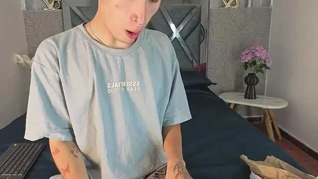 Snapshot of _DantFox_ chatting on 01.13.26 DantFox online show from 01.13.26