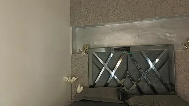 Snapshot of _DantFox_ chatting on 02.10.26 DantFox online show from 02.10.26