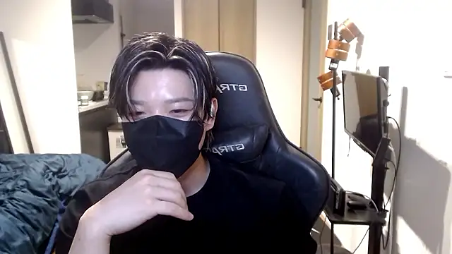 Mei-Tanaka online show from 10.03.25